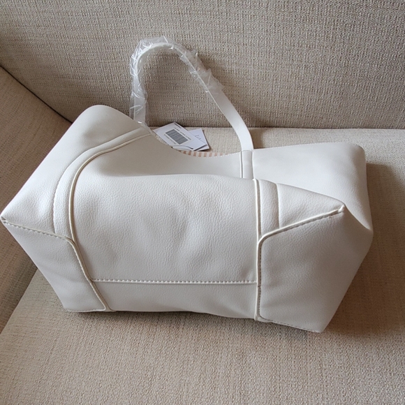 Classically Chic, White Leather Tote - Picture 8 of 8